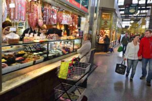 Queen Victoria Market: Eat, Shop, Save